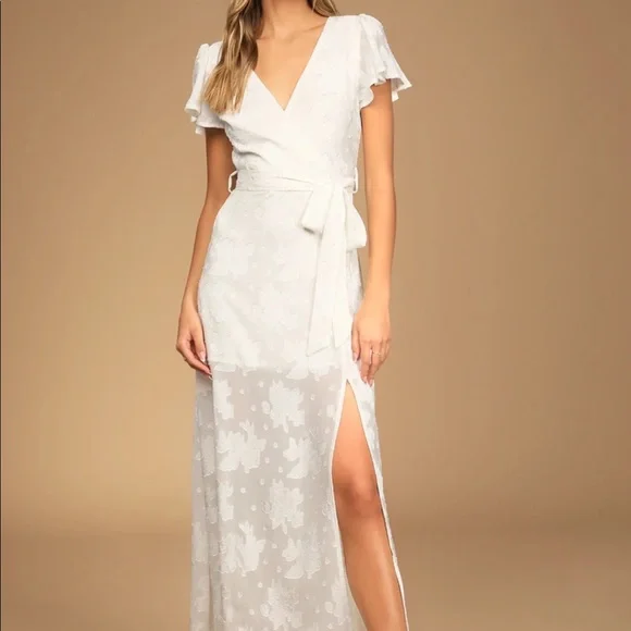 White dress - Picture 1 of 2